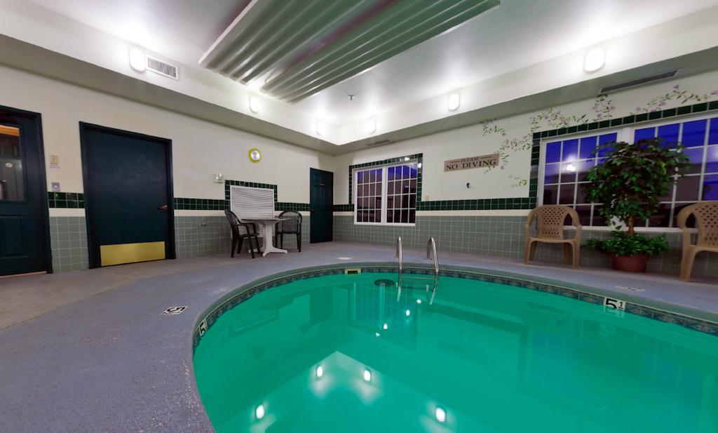 Country Inn & Suites By Radisson, Salina, Ks מראה חיצוני תמונה