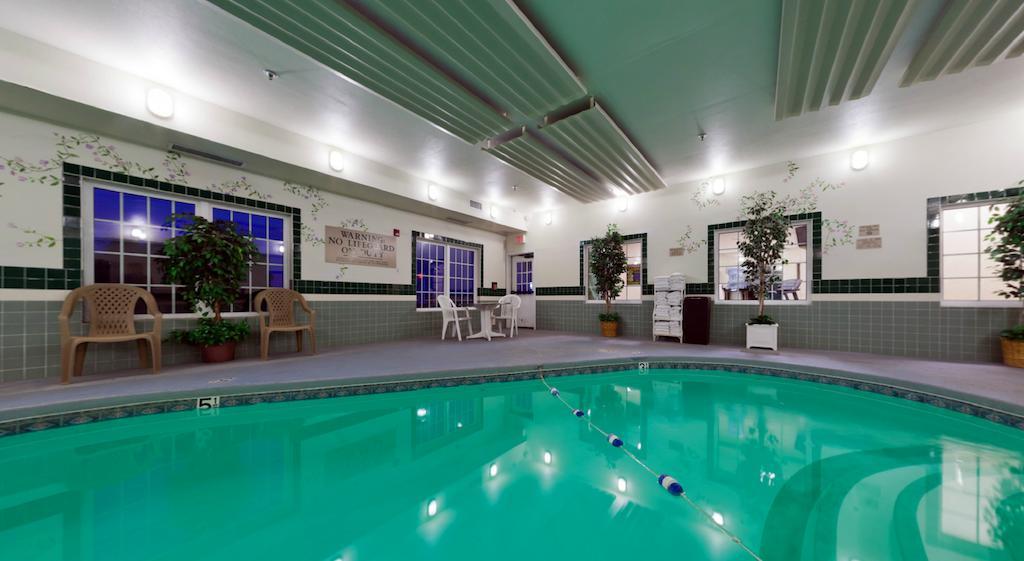 Country Inn & Suites By Radisson, Salina, Ks מראה חיצוני תמונה