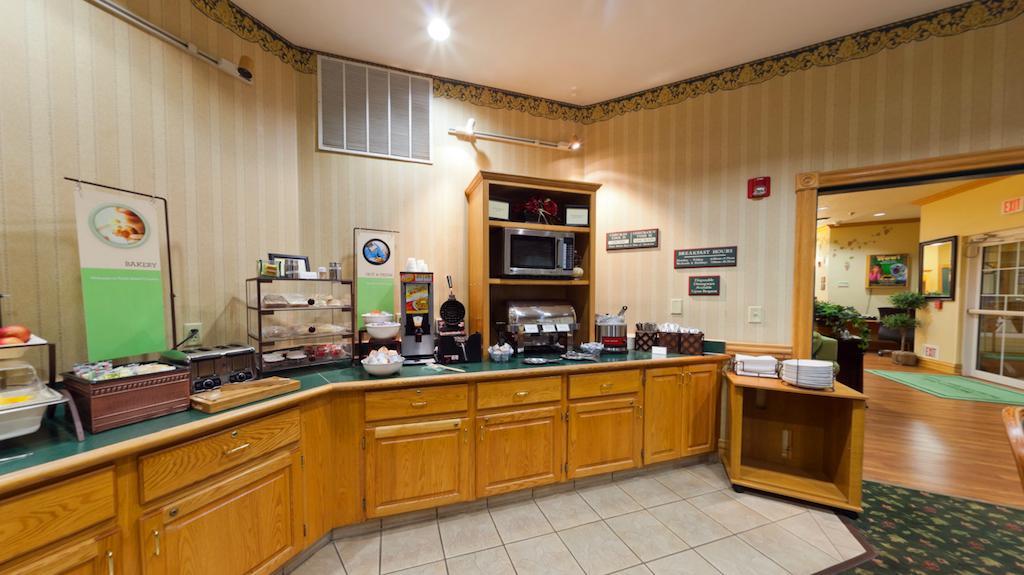 Country Inn & Suites By Radisson, Salina, Ks מראה חיצוני תמונה