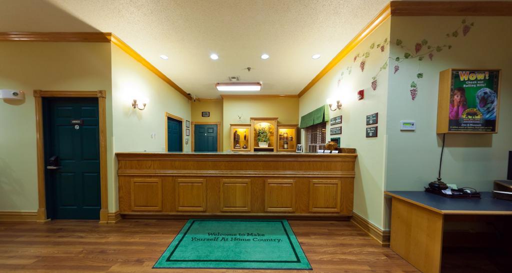 Country Inn & Suites By Radisson, Salina, Ks מראה חיצוני תמונה