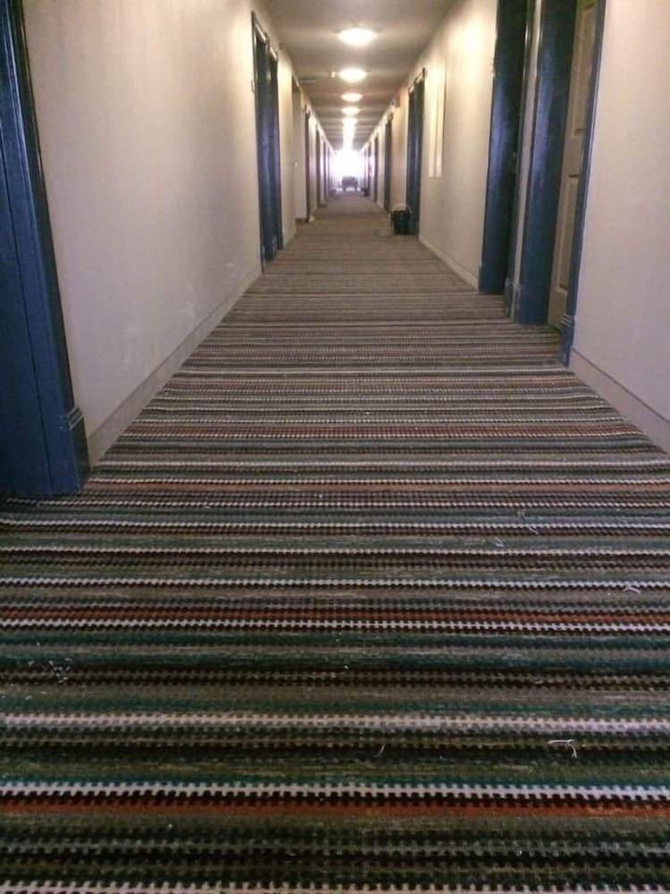 Country Inn & Suites By Radisson, Salina, Ks מראה חיצוני תמונה