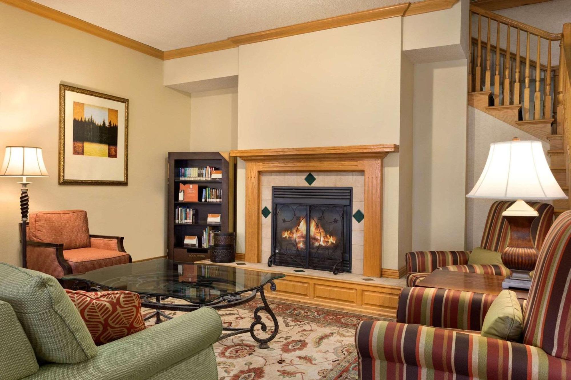 Country Inn & Suites By Radisson, Salina, Ks מראה חיצוני תמונה