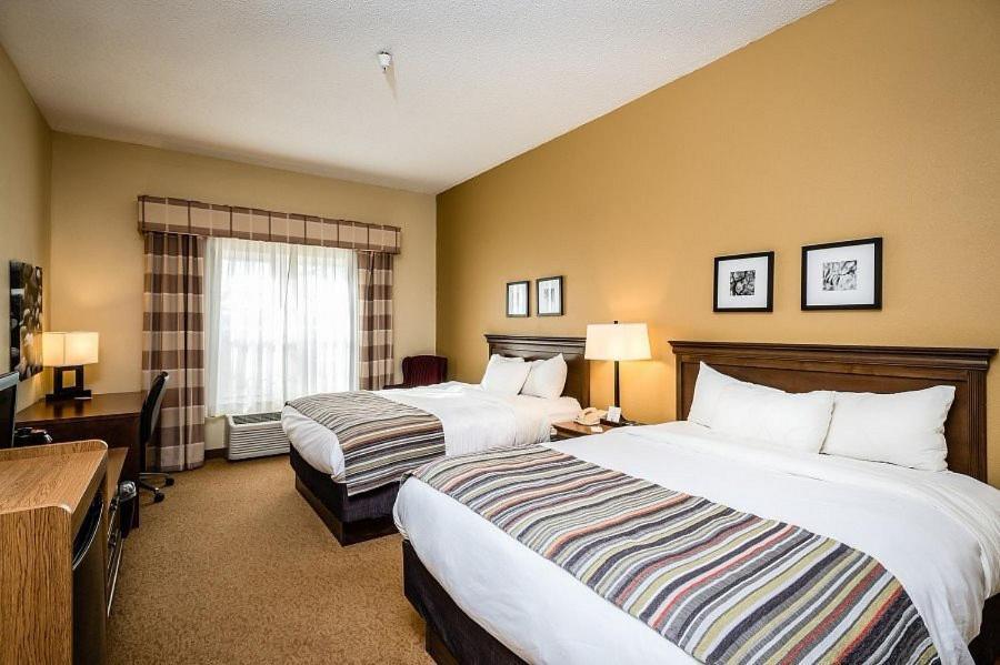 Country Inn & Suites By Radisson, Salina, Ks מראה חיצוני תמונה