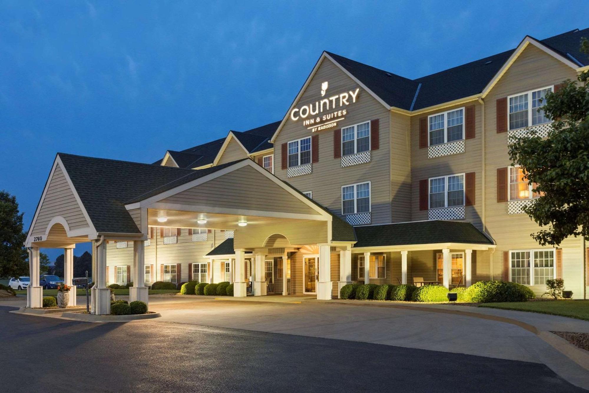 Country Inn & Suites By Radisson, Salina, Ks מראה חיצוני תמונה