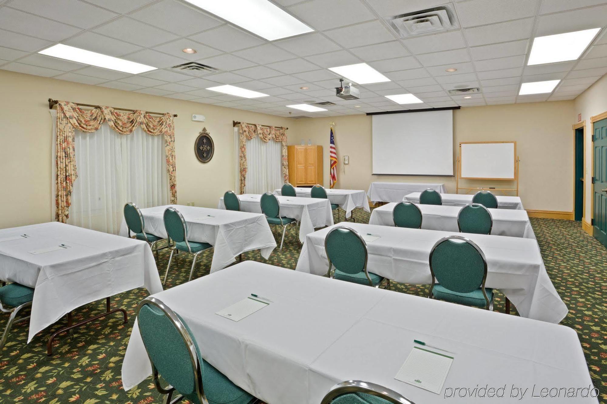 Country Inn & Suites By Radisson, Salina, Ks עסק תמונה